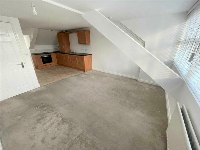 1 Bedroom Flat To Rent In Beach Road, Second Floor Apartment, South Shields, NE33