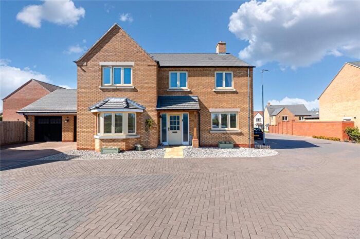 4 Bedroom Detached House For Sale In Monetery Croft, Silsoe, Bedfordshire, MK45