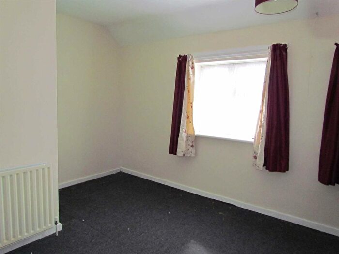 2 Bedroom End Of Terrace House To Rent In Pershore Close, Mossley, Bloxwich, WS3