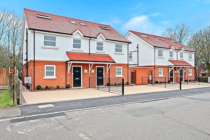 3 Bedroom Semi-Detached House For Sale In Brickfield Road, Coopersale, CM16