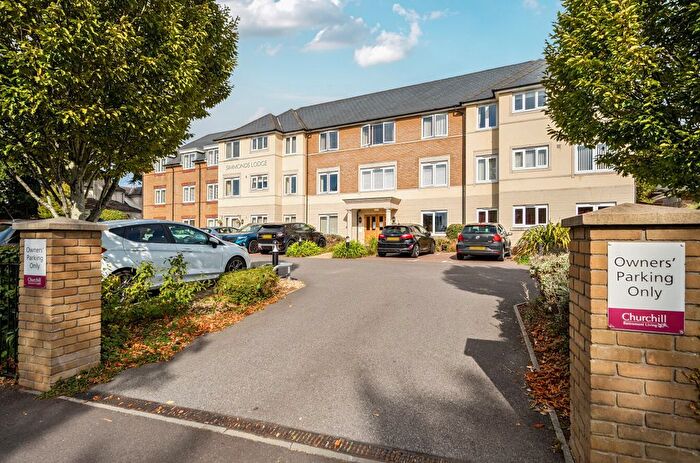 2 Bedroom Flat For Sale In Havant Road, Drayton, Portsmouth, Hampshire, PO6