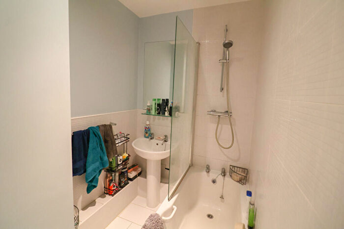2 Bedroom Apartment For Sale In Wren Nest Mill, Glossop, SK13