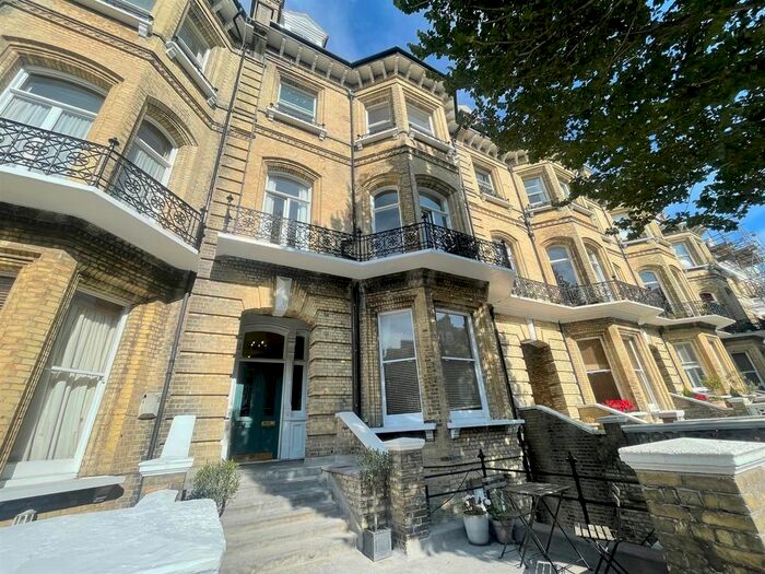 2 Bedroom Flat To Rent In First Avenue, Hove, BN3