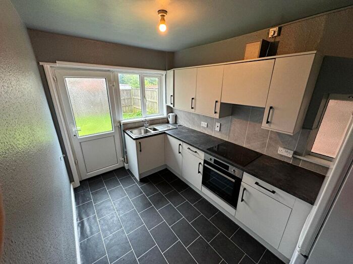 4 Bedroom Semi-Detached House To Rent In Greenfield Street, Dunkirk, Nottingham, NG7