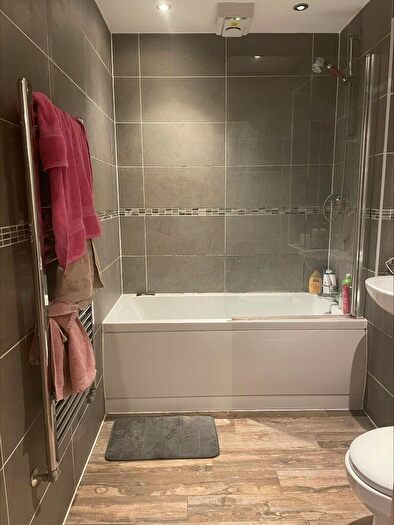 2 Bedroom Flat To Rent In Ashton Drive, Bristol, BS3