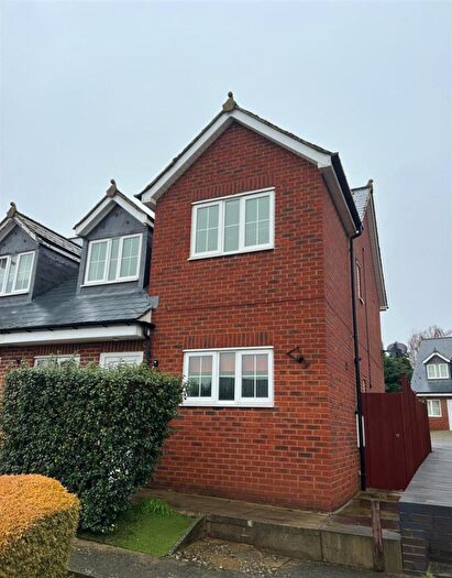 3 Bedroom Semi Detached House To Rent In Marlow Close, Rothwell, Kettring, Northants, NN14