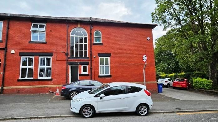 2 Bedroom Flat To Rent In Flat, Chorley New Road, Bolton, BL1