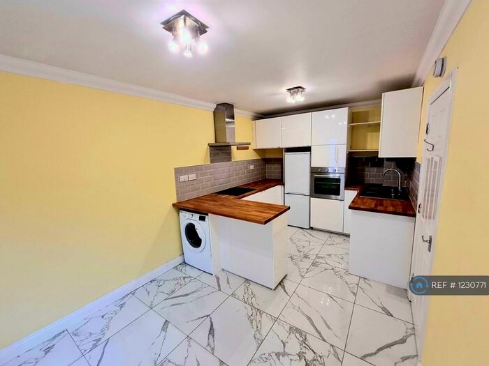 2 Bedroom Flat To Rent In Belvedere House, Liverpool, L17