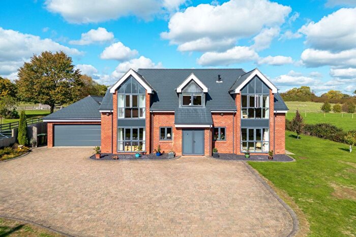 4 Bedroom Country House For Sale In Old Turnpike Road Crowle, Worcestershire, WR7