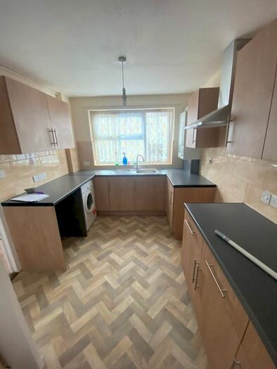 3 Bedroom Maisonette To Rent In Buckingham Road, London, E15