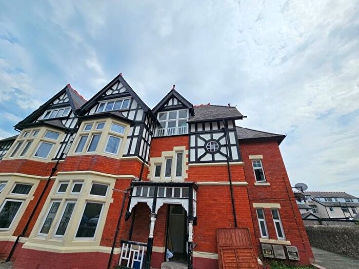 2 Bedroom Flat To Rent In Second Floor, Two Bedroom Apartment, LL29
