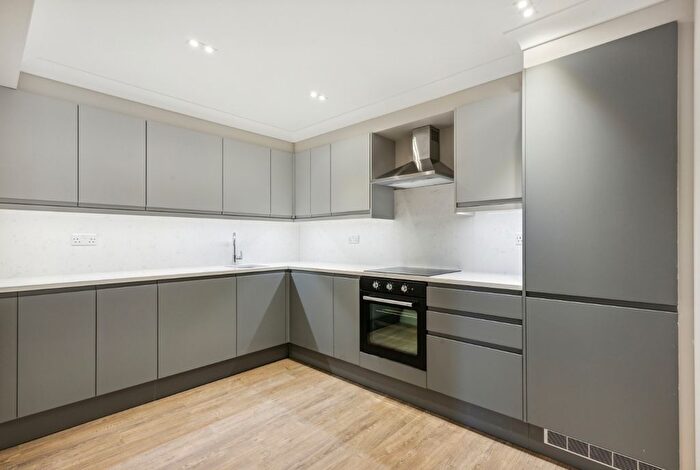 2 Bedroom Flat To Rent In Chiswick High Road, Turnham Green, W4