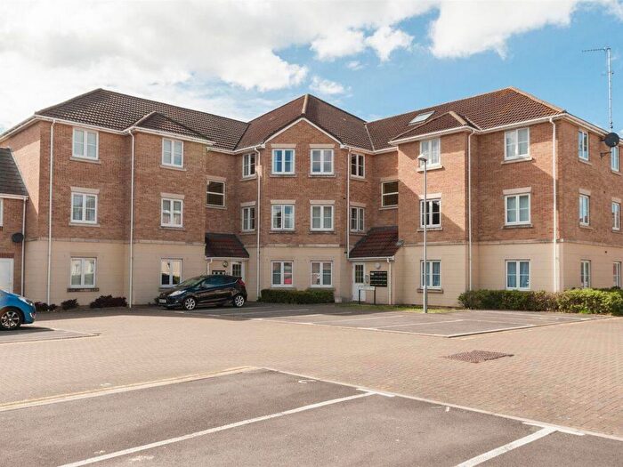 3 Bedroom Apartment To Rent In Swan Close, Swindon, Wiltshire, SN3