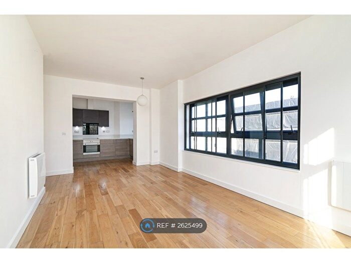 2 Bedroom Flat To Rent In Davenant Street, London, E1