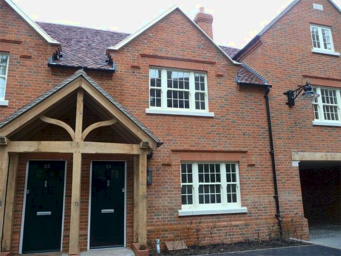 2 Bedroom Cottage To Rent In Church Lane, Hatfield, AL9