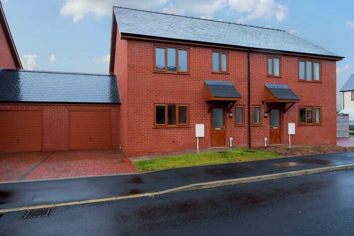 3 Bedroom Detached House For Sale In Llanddewi Hills, Llandrindod Wells, LD1