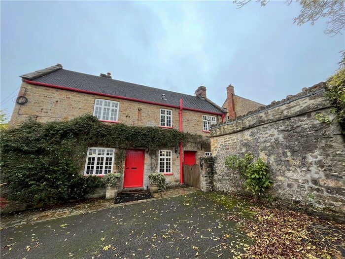 2 Bedroom Link Detached House To Rent In Whitcombe Road, Beaminster, DT8