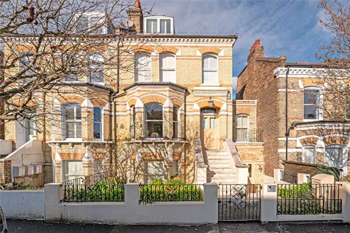5 Bedroom End Terrace House For Sale In Salcott Road, London, SW11