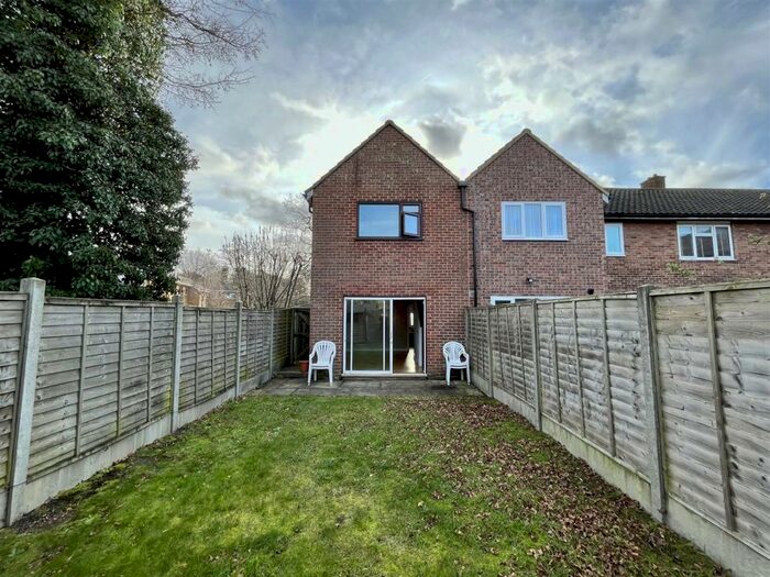 2 Bedroom House To Rent In Halling Hill, Harlow, CM20