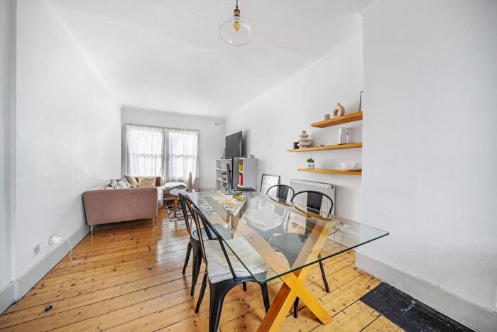 2 Bedroom Flat To Rent In Denholme Road, W9