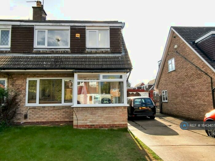 3 Bedroom Semi-Detached House To Rent In Birkdale Place, Leeds, LS17