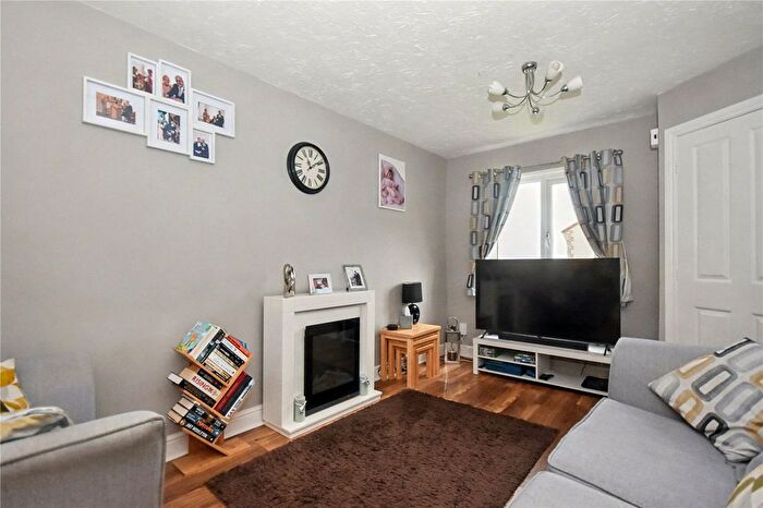 2 Bedroom Town House For Sale In Greenacres Drive, Castleford, West Yorkshire, WF10
