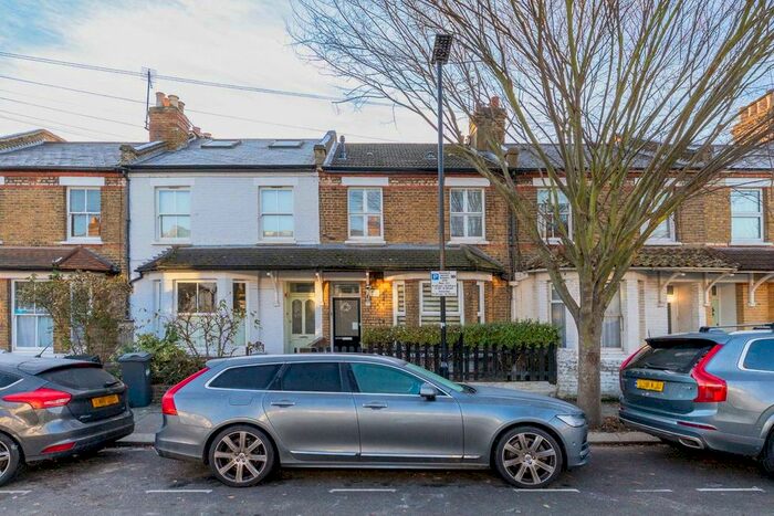 2 Bedroom Flat To Rent In Binns Road, London, W4