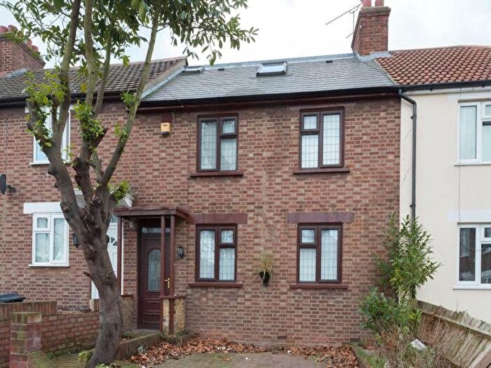 4 Bedroom Detached House To Rent In Ascham End, Walthamstow, London, E17