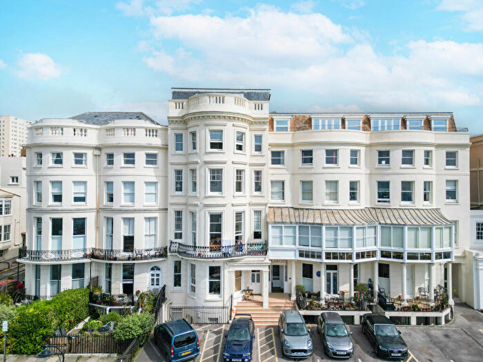 1 Bedroom Flat To Rent In Marine Parade, Brighton, East Sussex, BN2