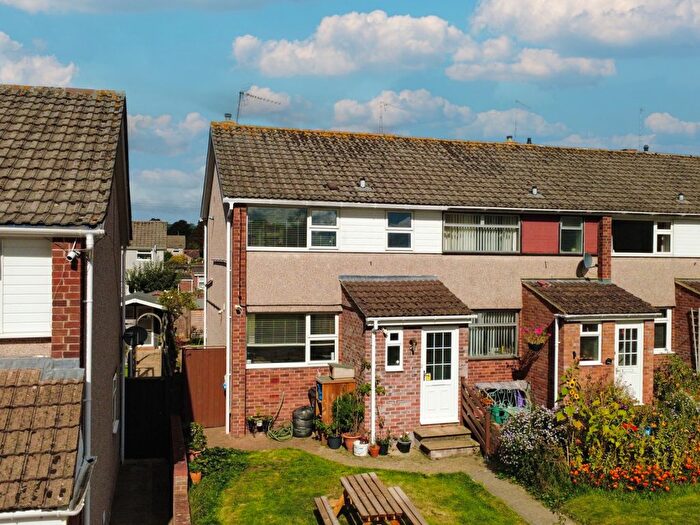 3 Bedroom End Of Terrace House For Sale In Farm View, Taunton, Somerset, TA2