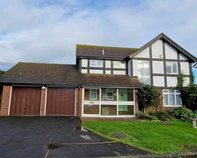 3 Bedroom Detached House To Rent In Wealden Park, Eastbourne, BN22
