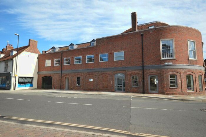 2 Bedroom Flat To Rent In Unicorn House, Eastgate Square, Chichester, PO19
