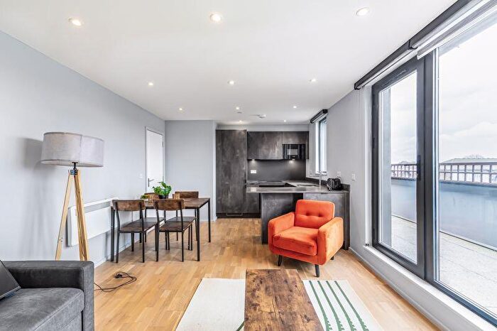 1 Bedroom Flat To Rent In Mowlem Street, London, E2