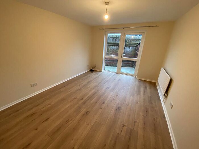 1 Bedroom Ground Maisonette To Rent In Granville Close, Billericay, CM12