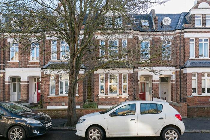 2 Bedroom Flat For Sale In Venner Road, London, SE26
