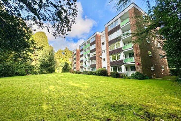 2 Bedroom Flat To Rent In The Avenue, Poole, BH13