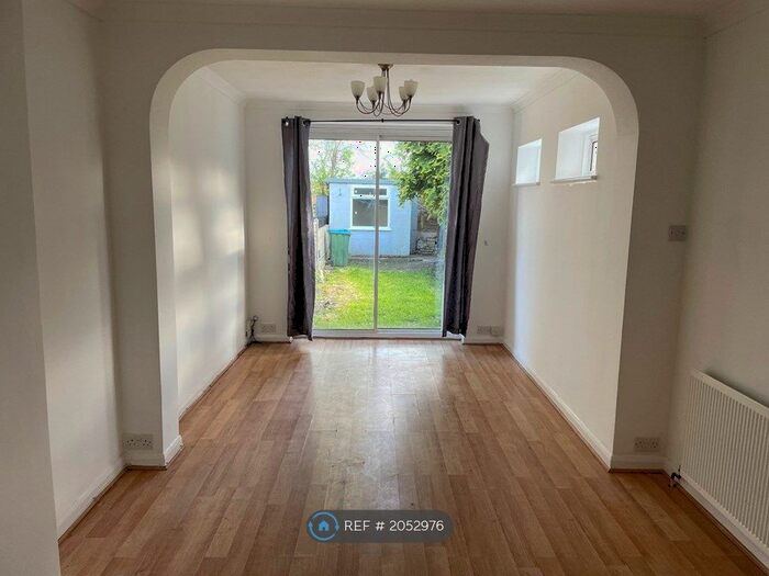 2 Bedroom Maisonette To Rent In Redfern Avenue, Whitton, TW4