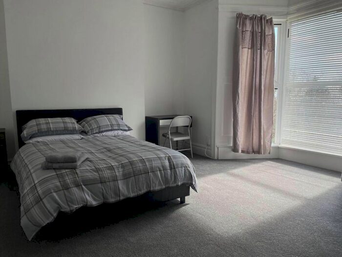 7 Bedroom Property To Rent In Bonville Terrace, Swansea, SA1