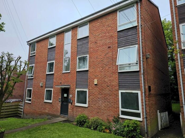 2 Bedroom Flat To Rent In Welton Court, Off Welton Grove, Hyde Park, Leeds, LS6