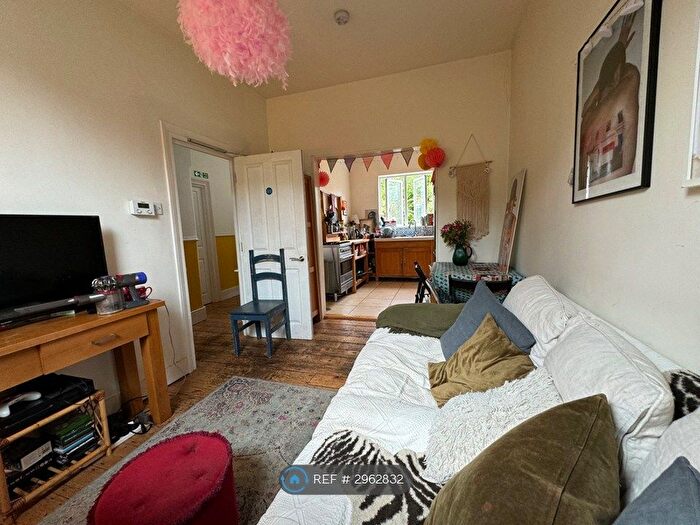 5 Bedroom Semi-Detached House To Rent In Brocklehurst Street, London, SE14