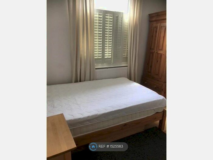 5 Bedroom Terraced House To Rent In De Beauvoir Road, Reading, RG1