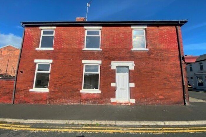 3 Bedroom Flat To Rent In Chadwick Street, Blackpool, FY1