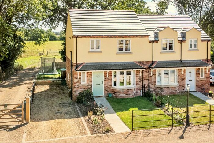 3 Bedroom Semi-Detached House For Sale In Lavender Croft, Bubwith, Selby, YO8