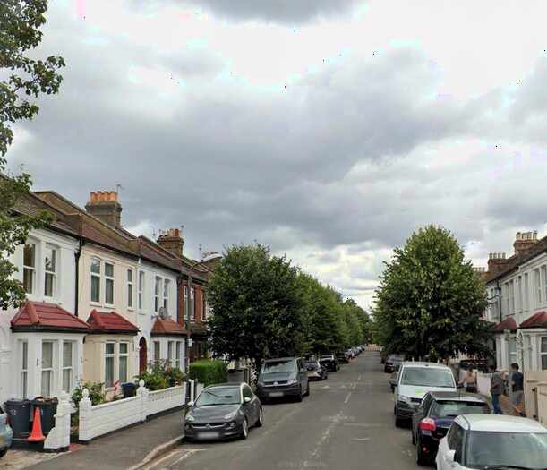 5 Bedroom Terraced House To Rent In Pitcairn Road, Tooting, Colliers Wood, Mitcham, CR4