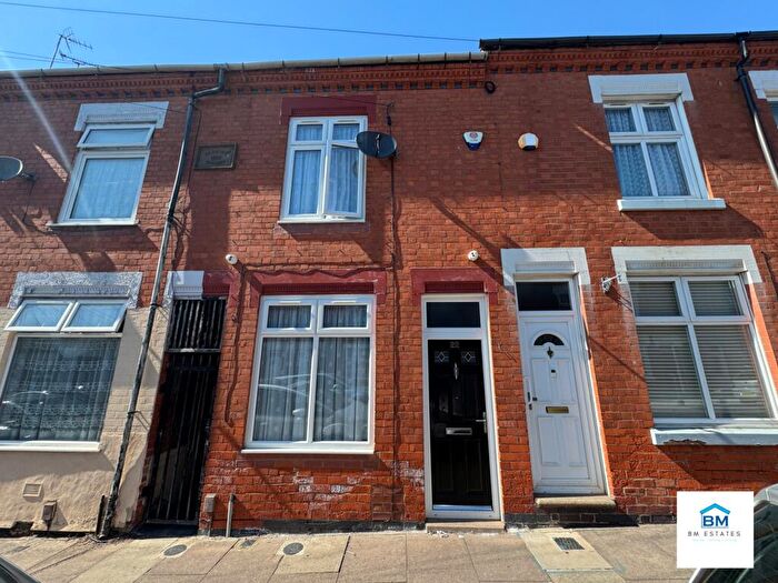3 Bedroom Terraced House For Sale In Frederick Road, Leicester, LE5