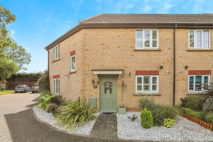 3 Bedroom Semi-Detached House For Sale In Lawrence Close, Sapley, Huntingdon, PE28