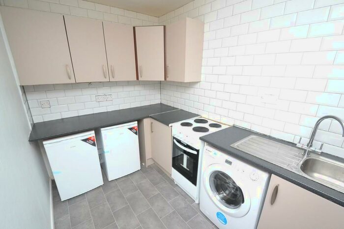 3 Bedroom Terraced House To Rent In Barden Grove, Armley, Leeds, LS12