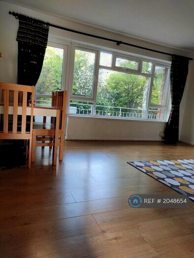 2 Bedroom Flat To Rent In The Paddocks, Wembley, HA9