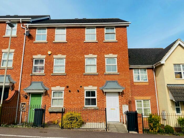 4 Bedroom House To Rent In Maidenwell Avenue, Hamilton, Leicester, LE5