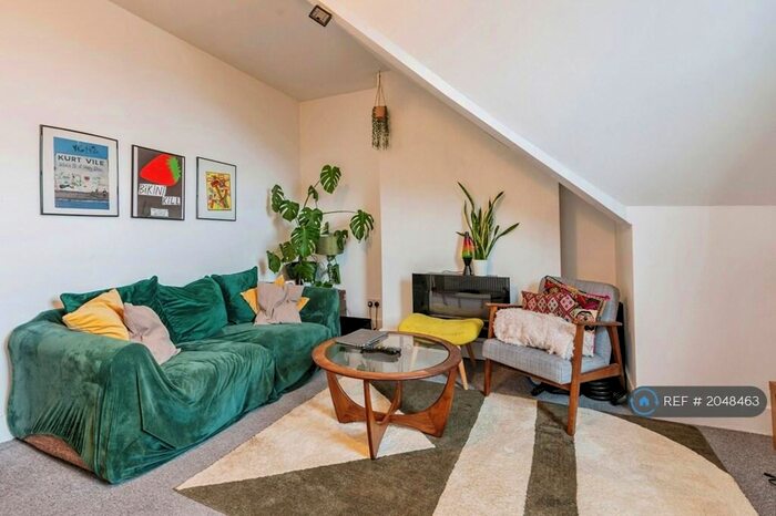 2 Bedroom Flat To Rent In Mountview Road, London, N4